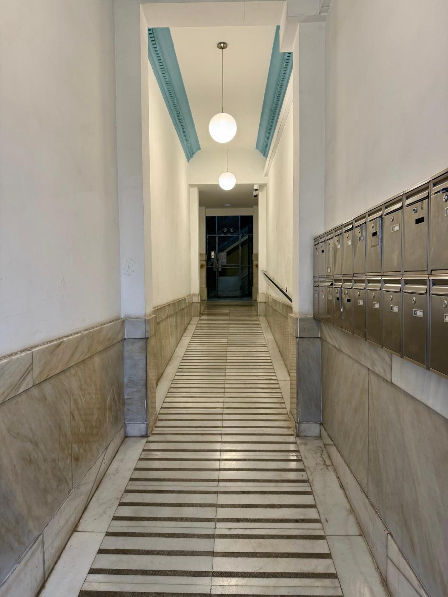 Newly Renovated Stylish Eixample - Great Location Barcelone Extérieur photo