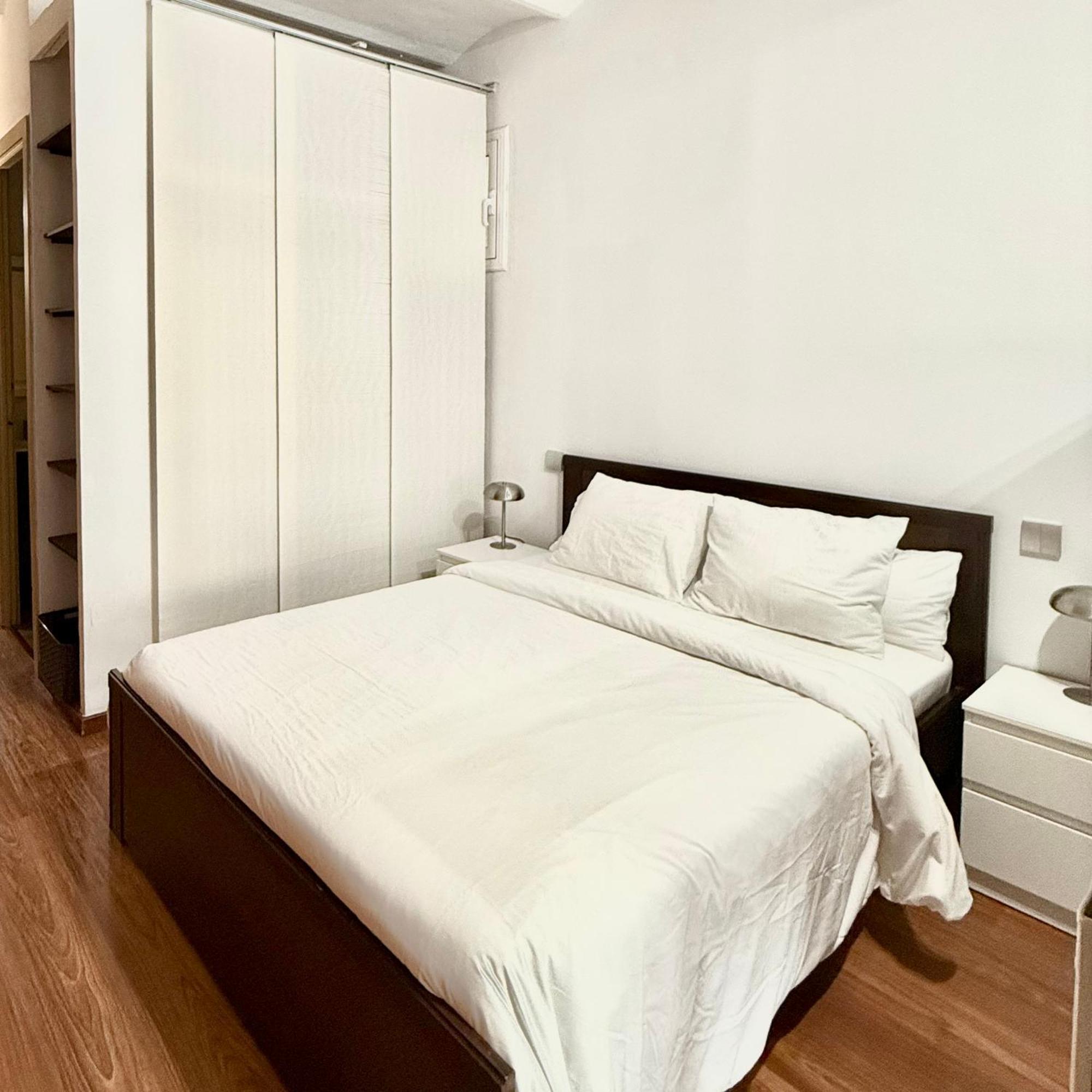 Newly Renovated Stylish Eixample - Great Location Barcelone Extérieur photo