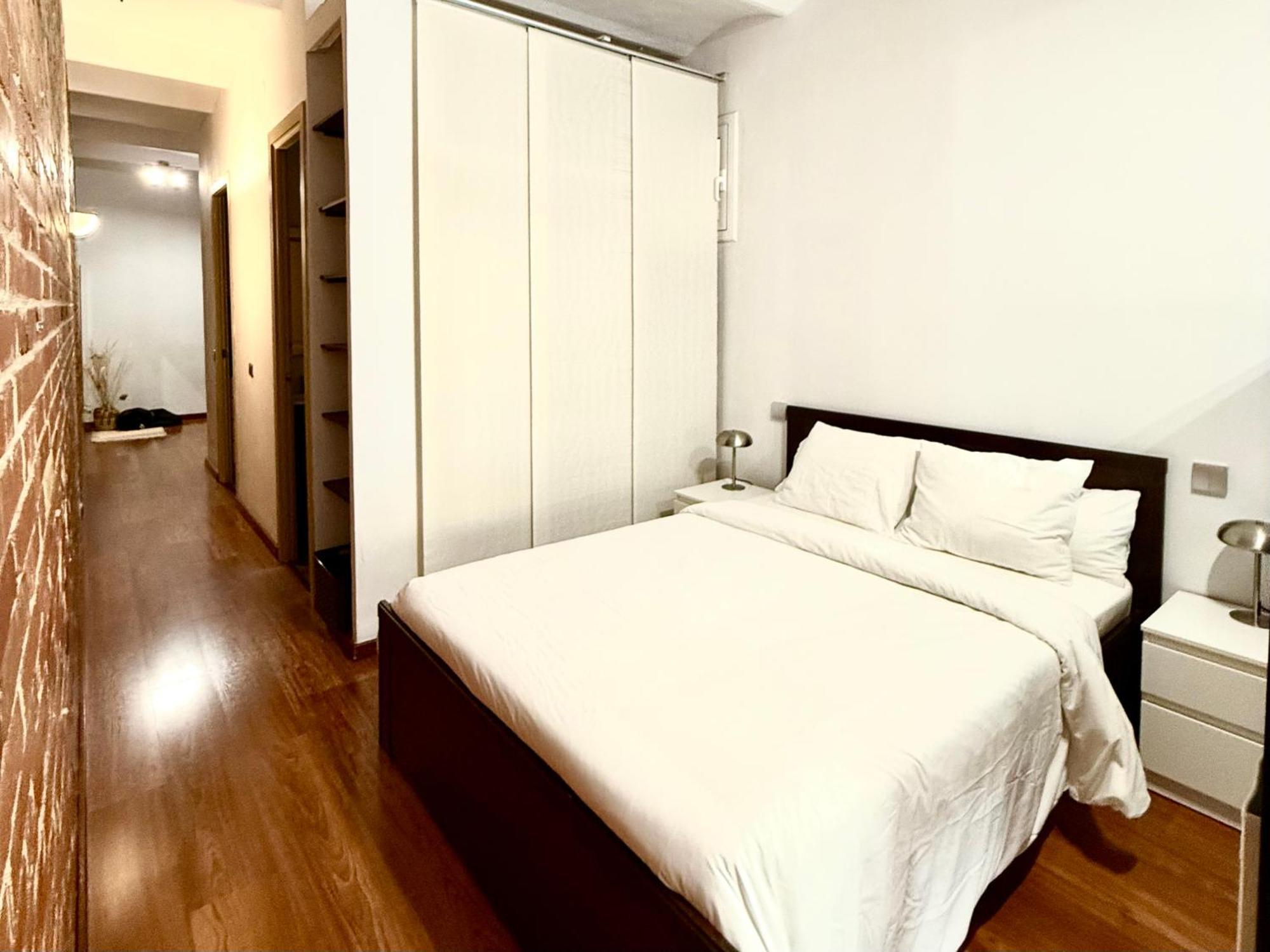Newly Renovated Stylish Eixample - Great Location Barcelone Extérieur photo
